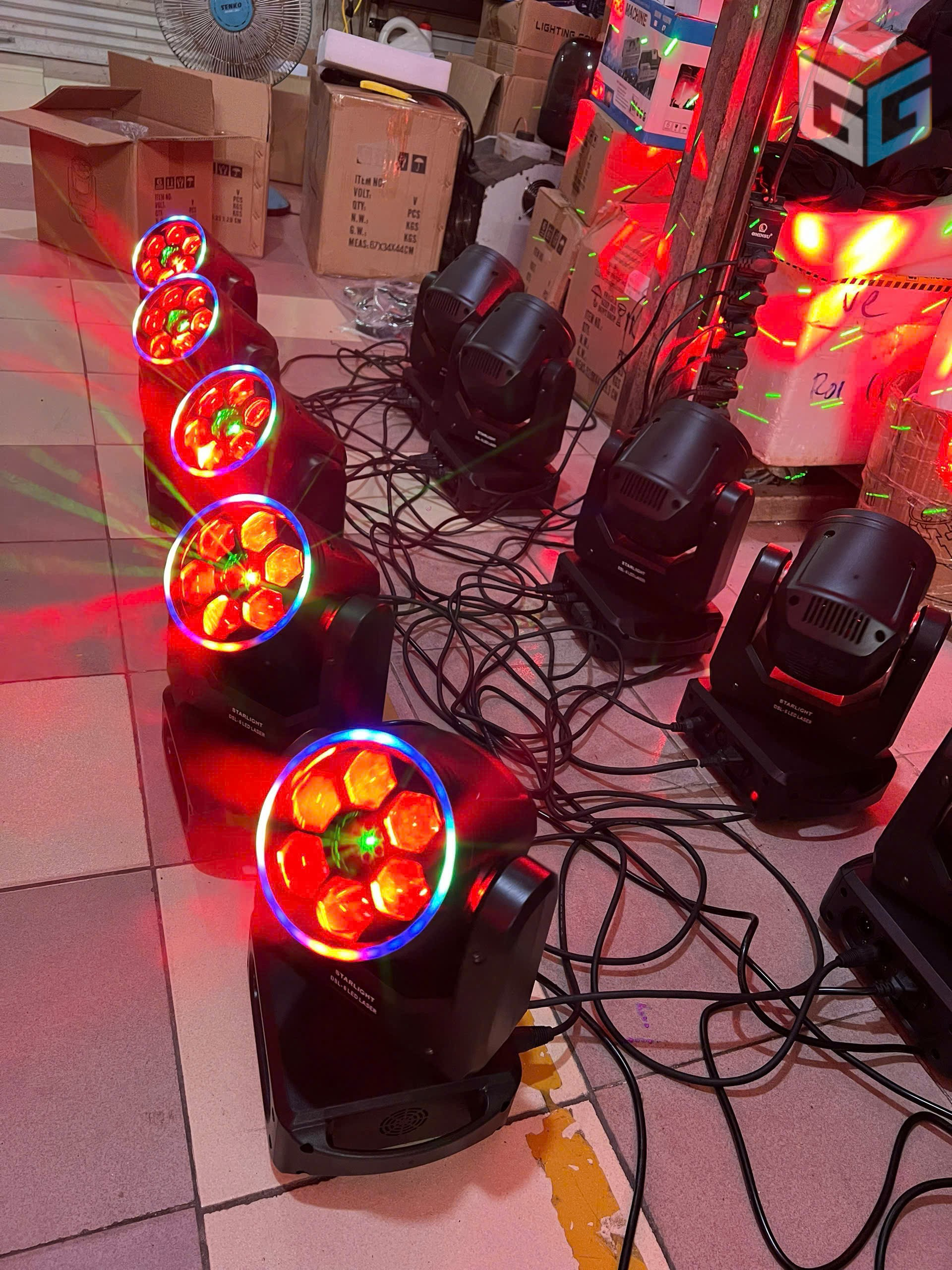 Đèn Moving Head LED Laser 6 mắt lắp đặt phòng Karaoke