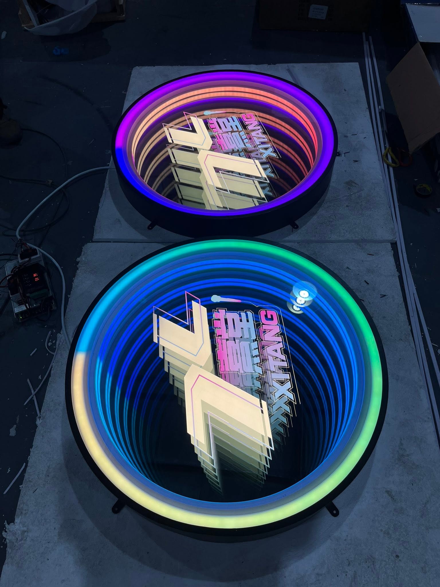 Logo LED Chữ Nổi Vô Cực